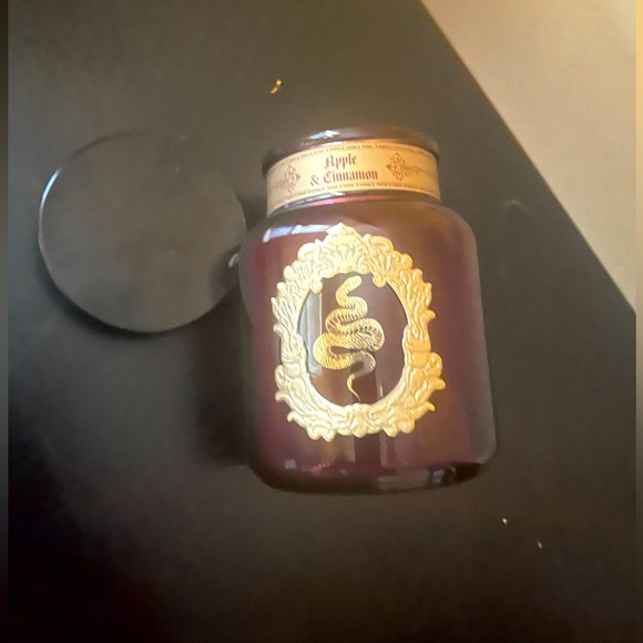 Apple & Cinnamon scented candle - Picture 4 of 4